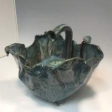 Load image into Gallery viewer, Water Fountain on Feet